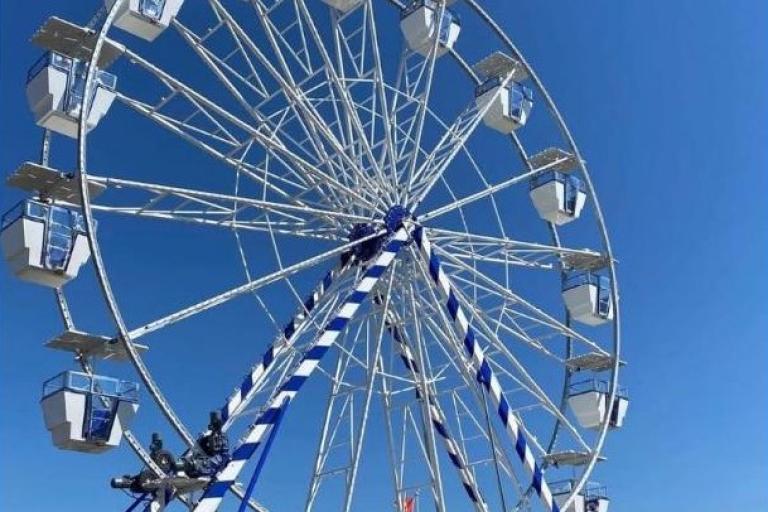 Photo of a big ferris wheel on St Nicholas Sqaure
