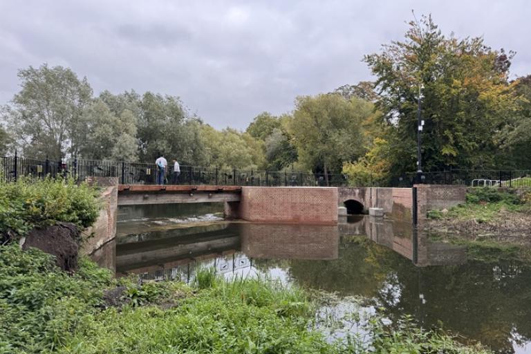 Photo of the weir in Middle Mill