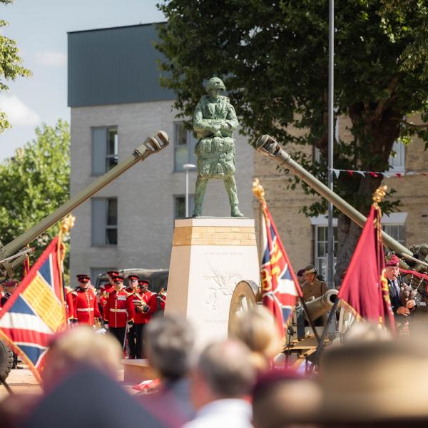 A photo of the new army statue featuring a member of the parachute regiment