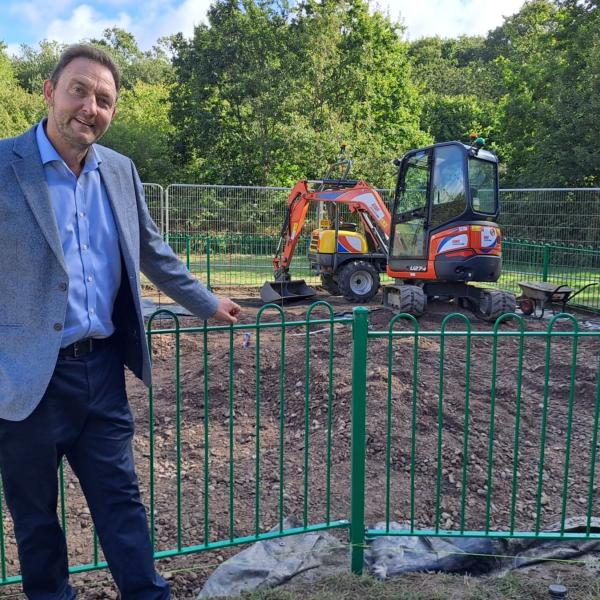 Cllr Martin Goss at Queensland Drive